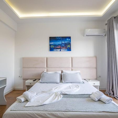 Hotel Myrtai - City Center Saranda Kültér fotó