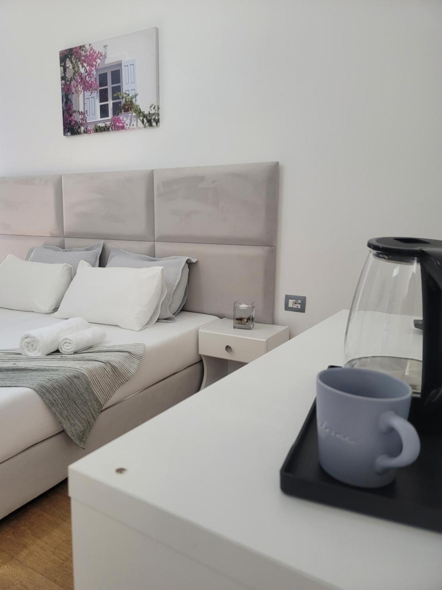 Hotel Myrtai - City Center Saranda Kültér fotó