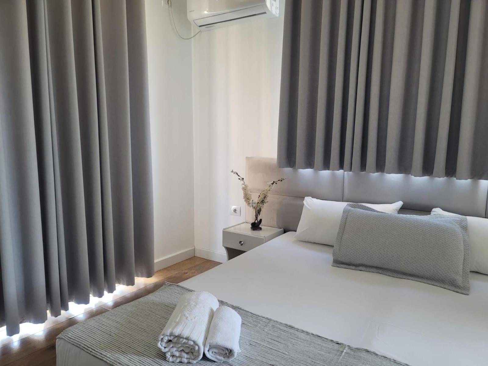 Hotel Myrtai - City Center Saranda Kültér fotó