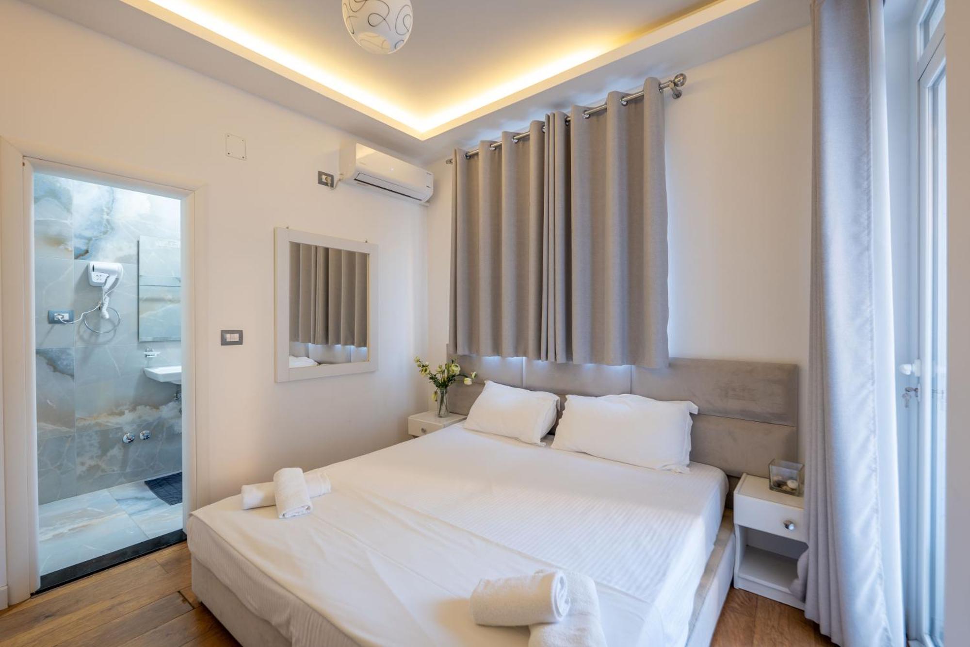 Hotel Myrtai - City Center Saranda Kültér fotó