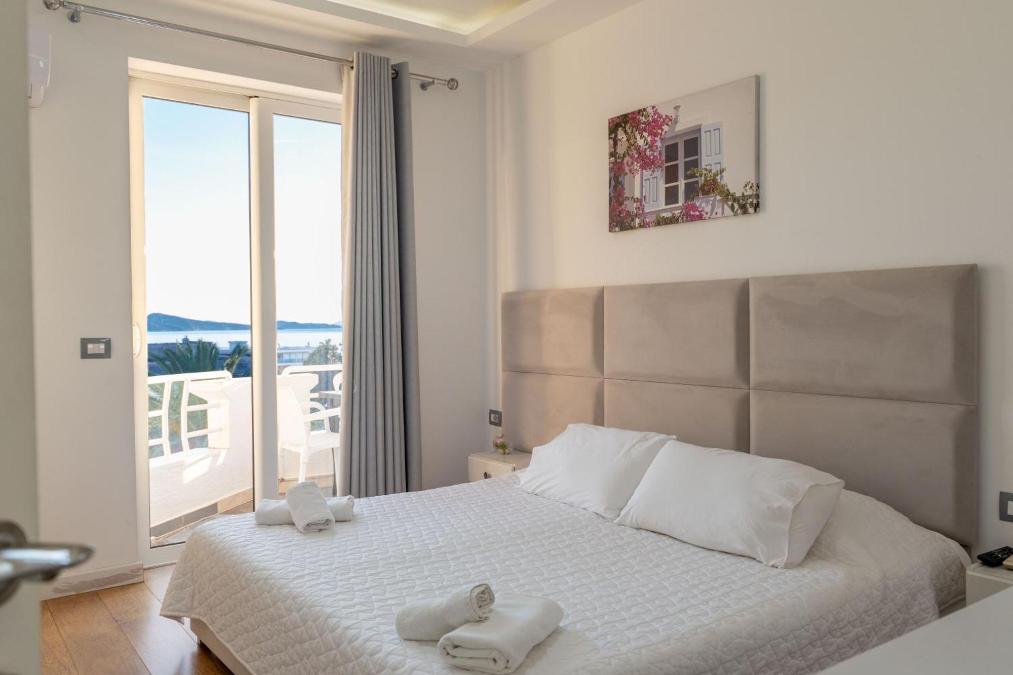 Hotel Myrtai - City Center Saranda Kültér fotó