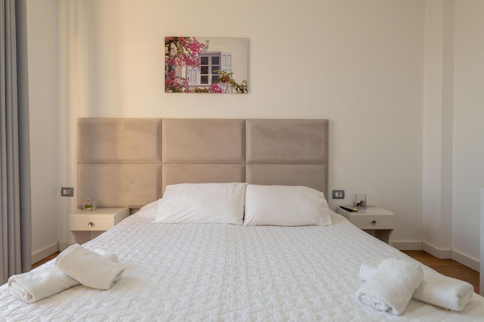 Hotel Myrtai - City Center Saranda Kültér fotó