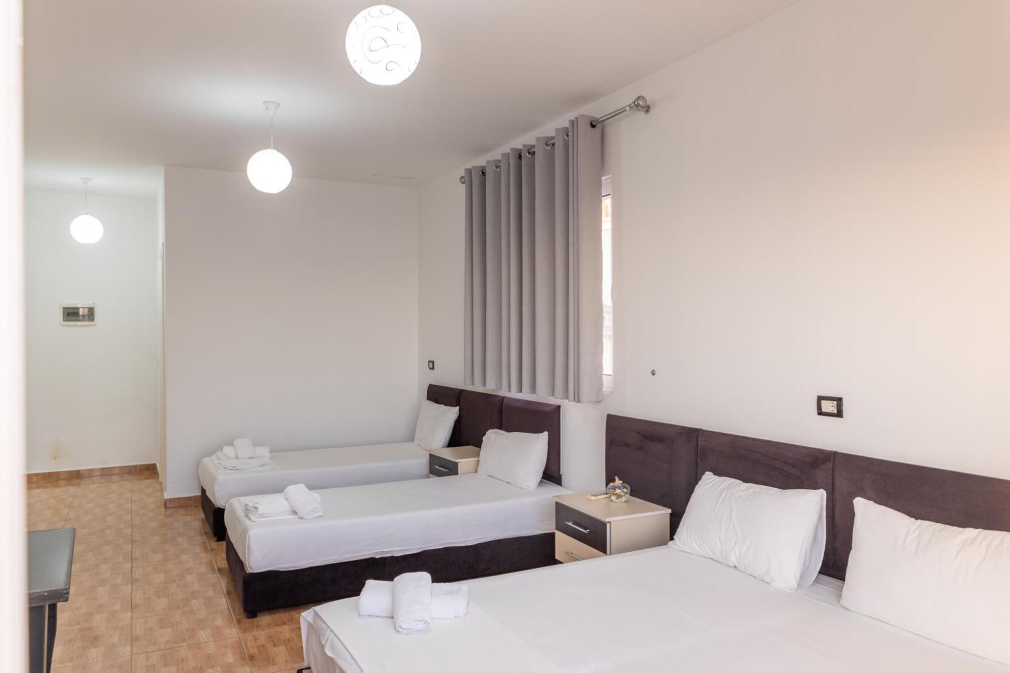 Hotel Myrtai - City Center Saranda Kültér fotó