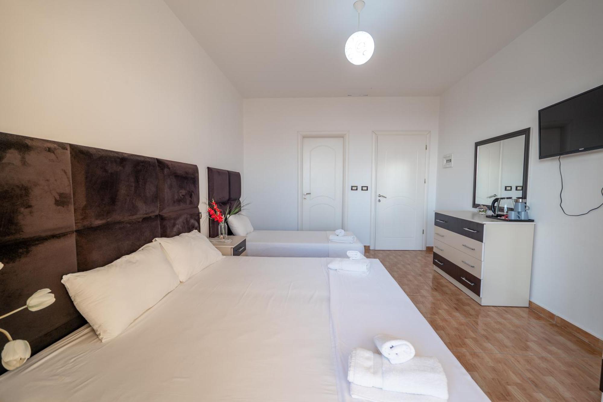 Hotel Myrtai - City Center Saranda Kültér fotó