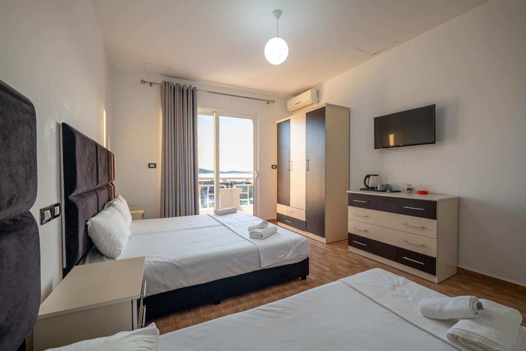 Hotel Myrtai - City Center Saranda Kültér fotó