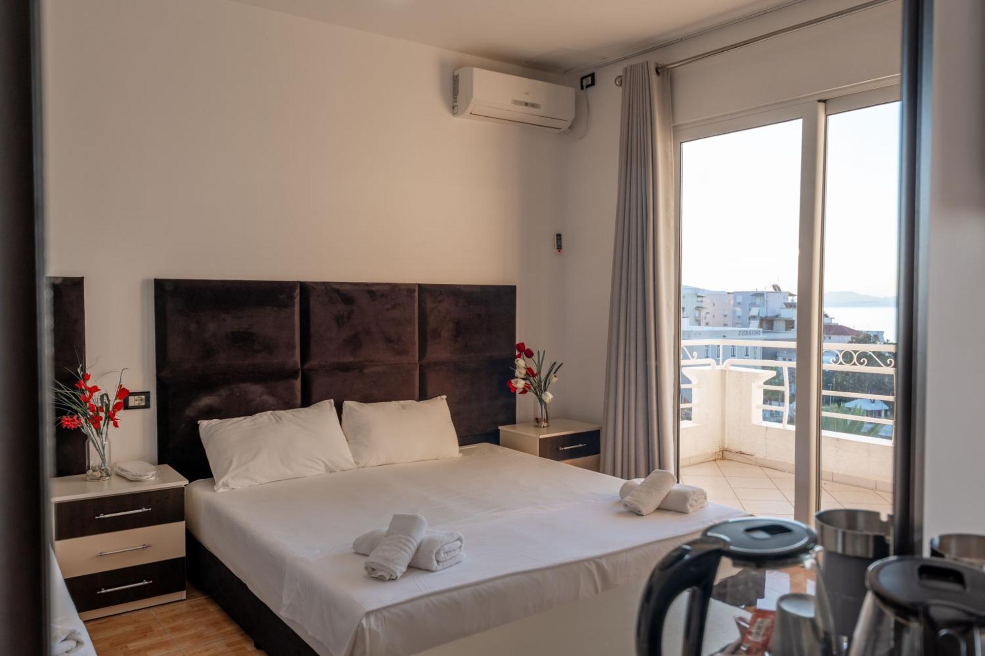 Hotel Myrtai - City Center Saranda Kültér fotó