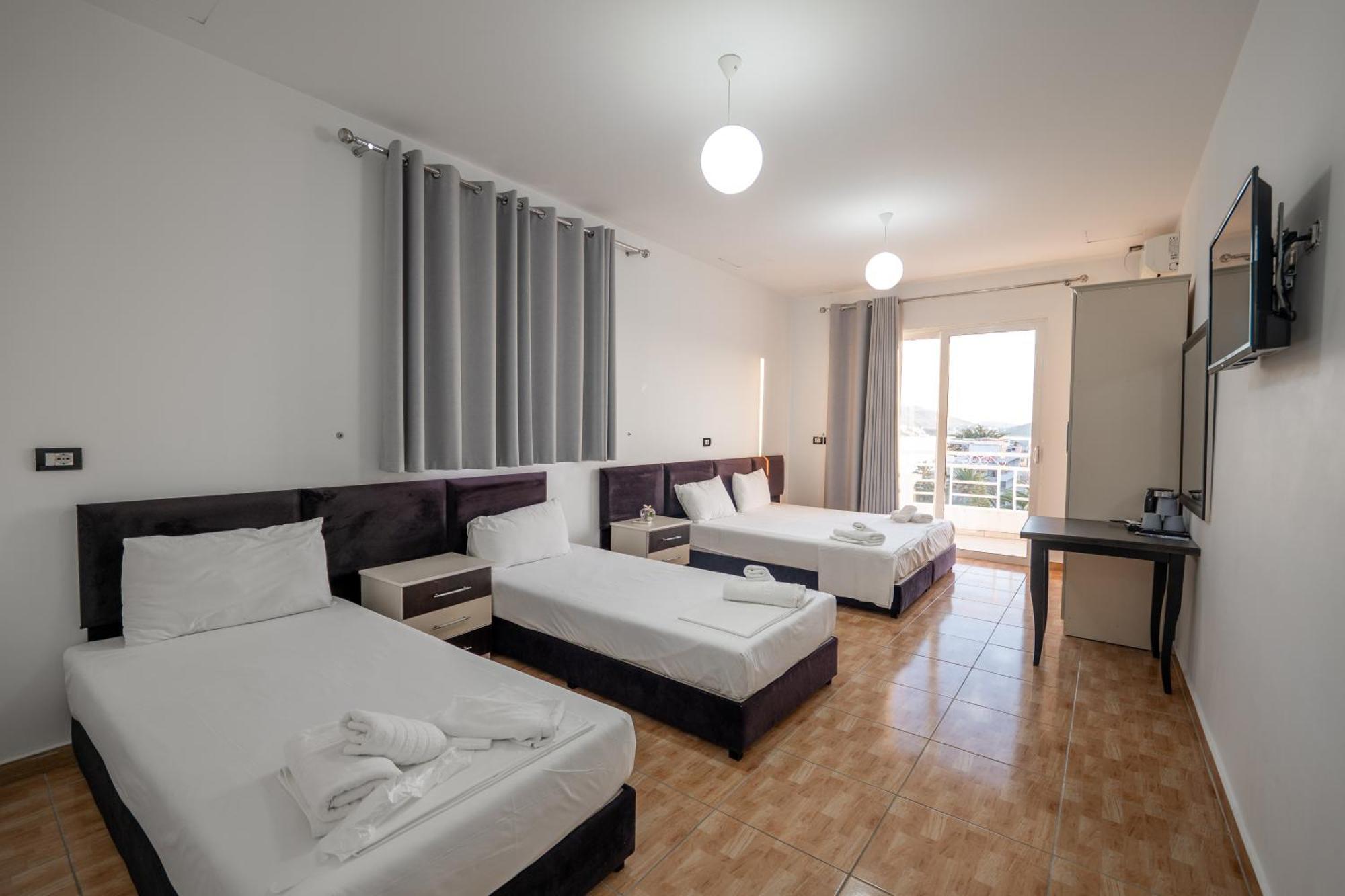 Hotel Myrtai - City Center Saranda Kültér fotó