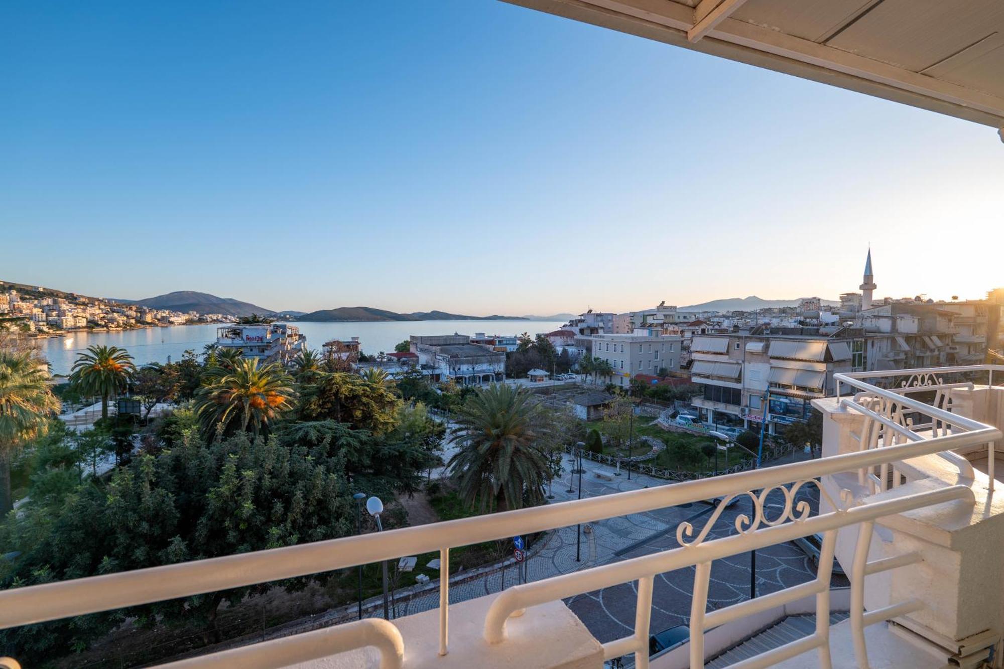 Hotel Myrtai - City Center Saranda Kültér fotó
