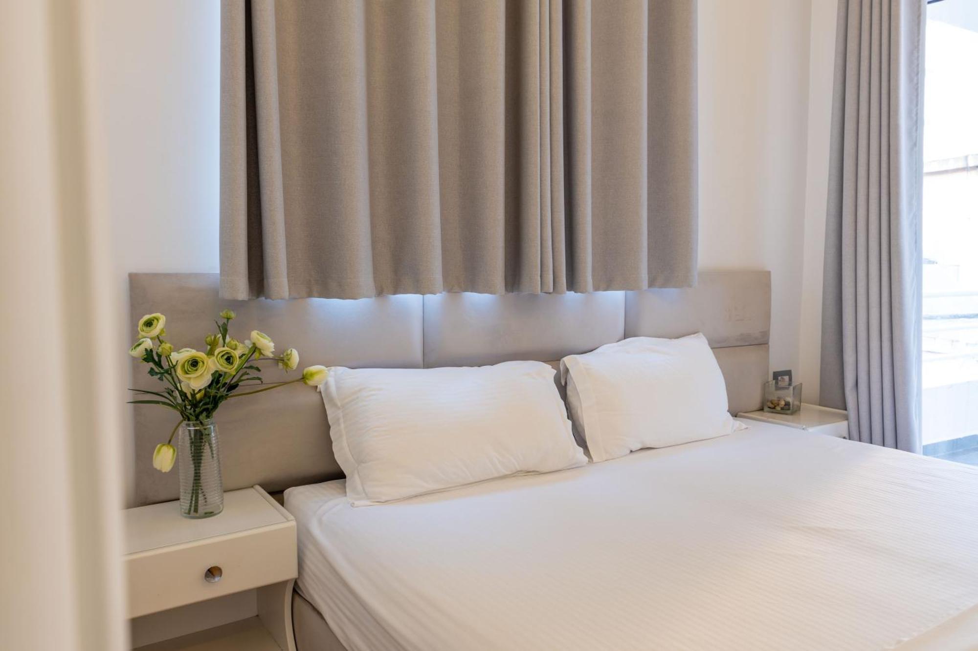 Hotel Myrtai - City Center Saranda Kültér fotó