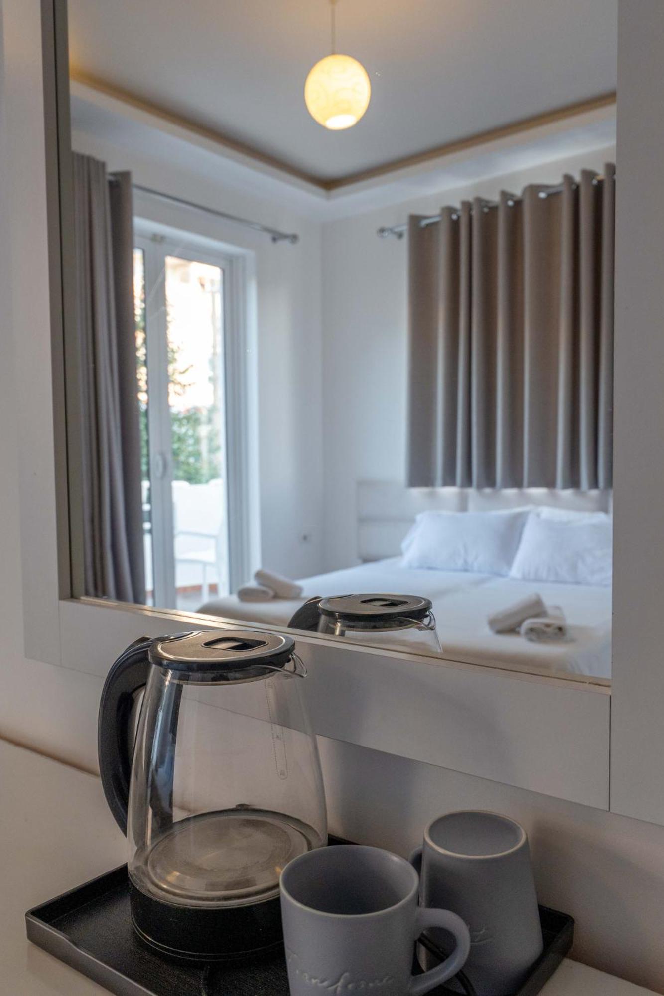 Hotel Myrtai - City Center Saranda Kültér fotó