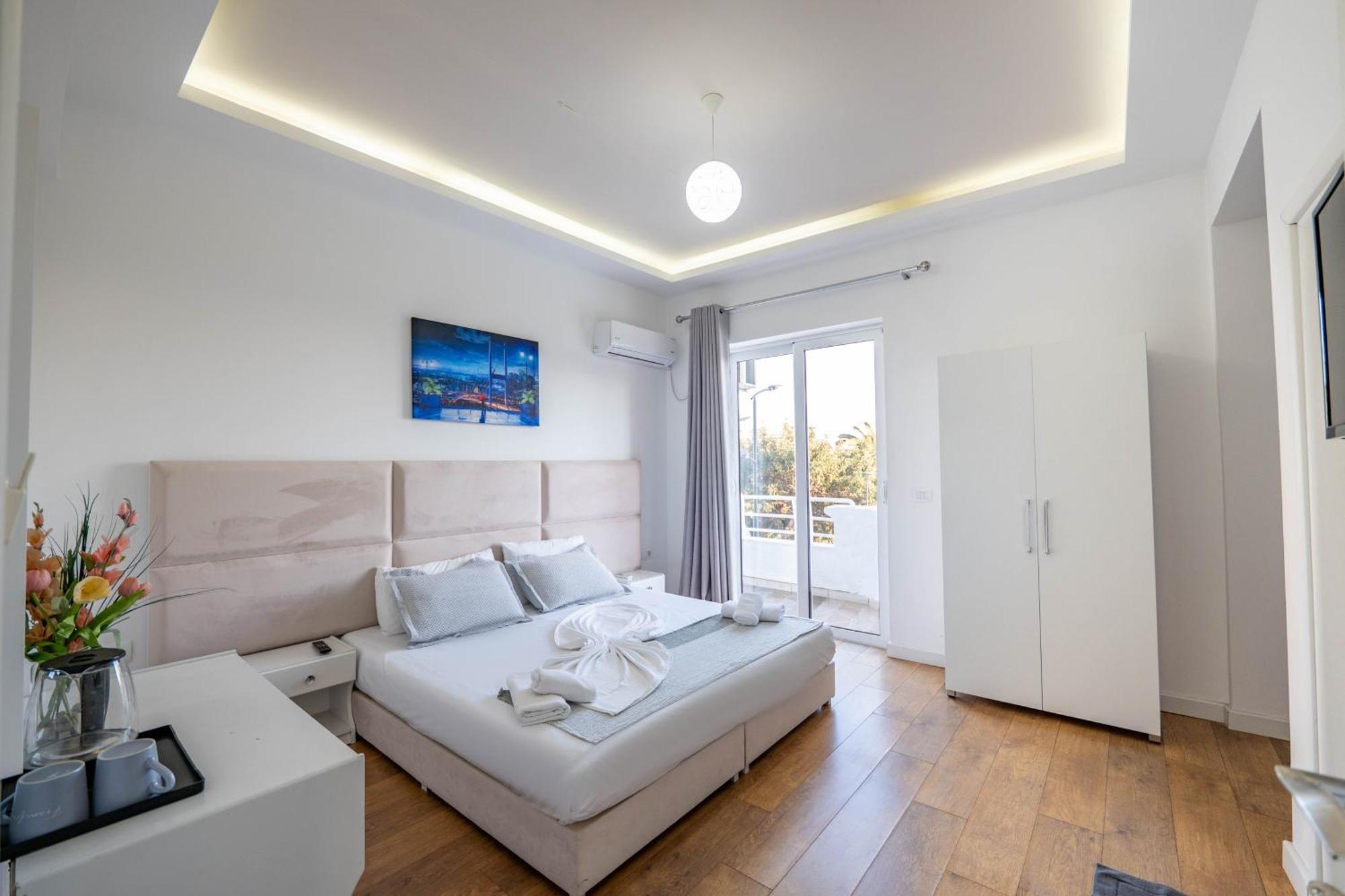 Hotel Myrtai - City Center Saranda Kültér fotó
