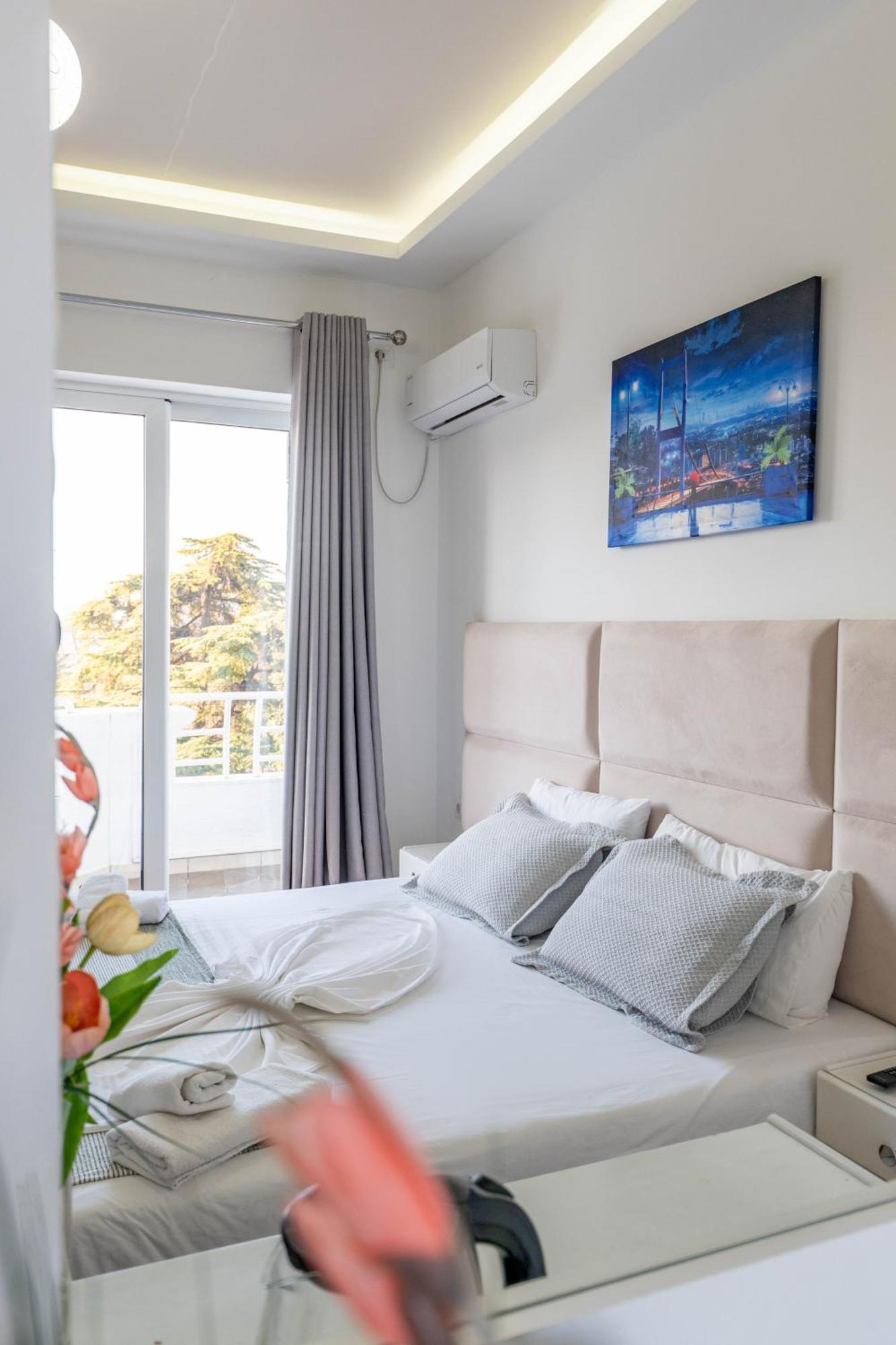 Hotel Myrtai - City Center Saranda Kültér fotó