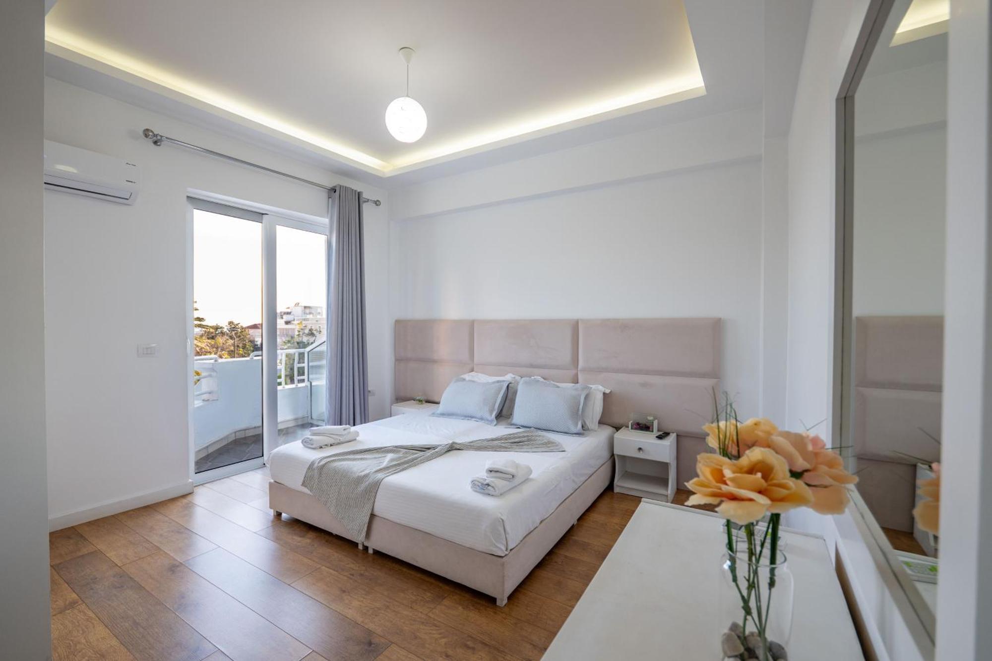 Hotel Myrtai - City Center Saranda Kültér fotó