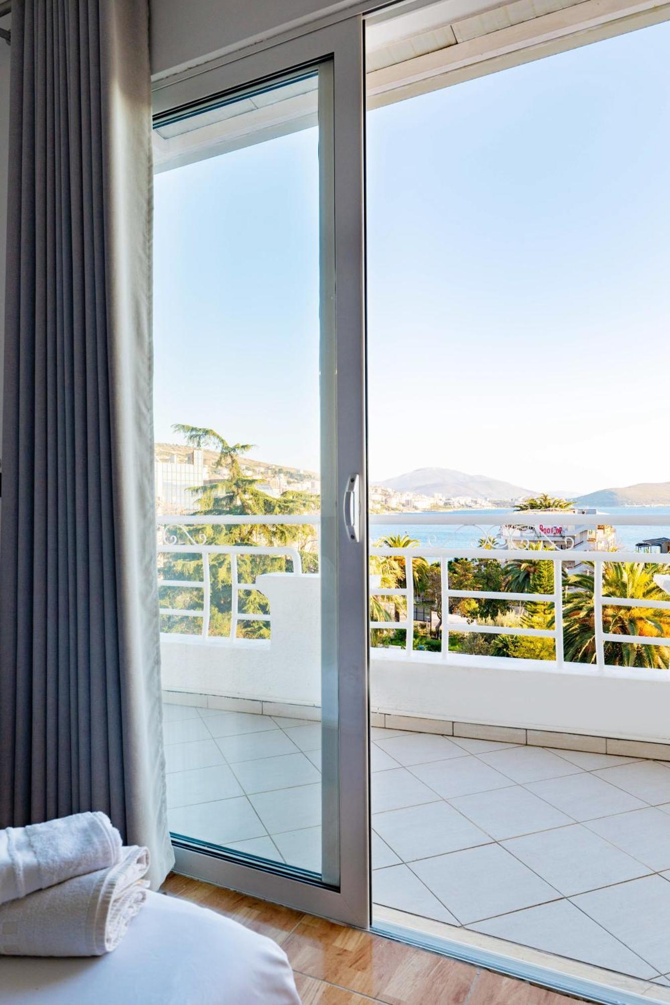 Hotel Myrtai - City Center Saranda Kültér fotó