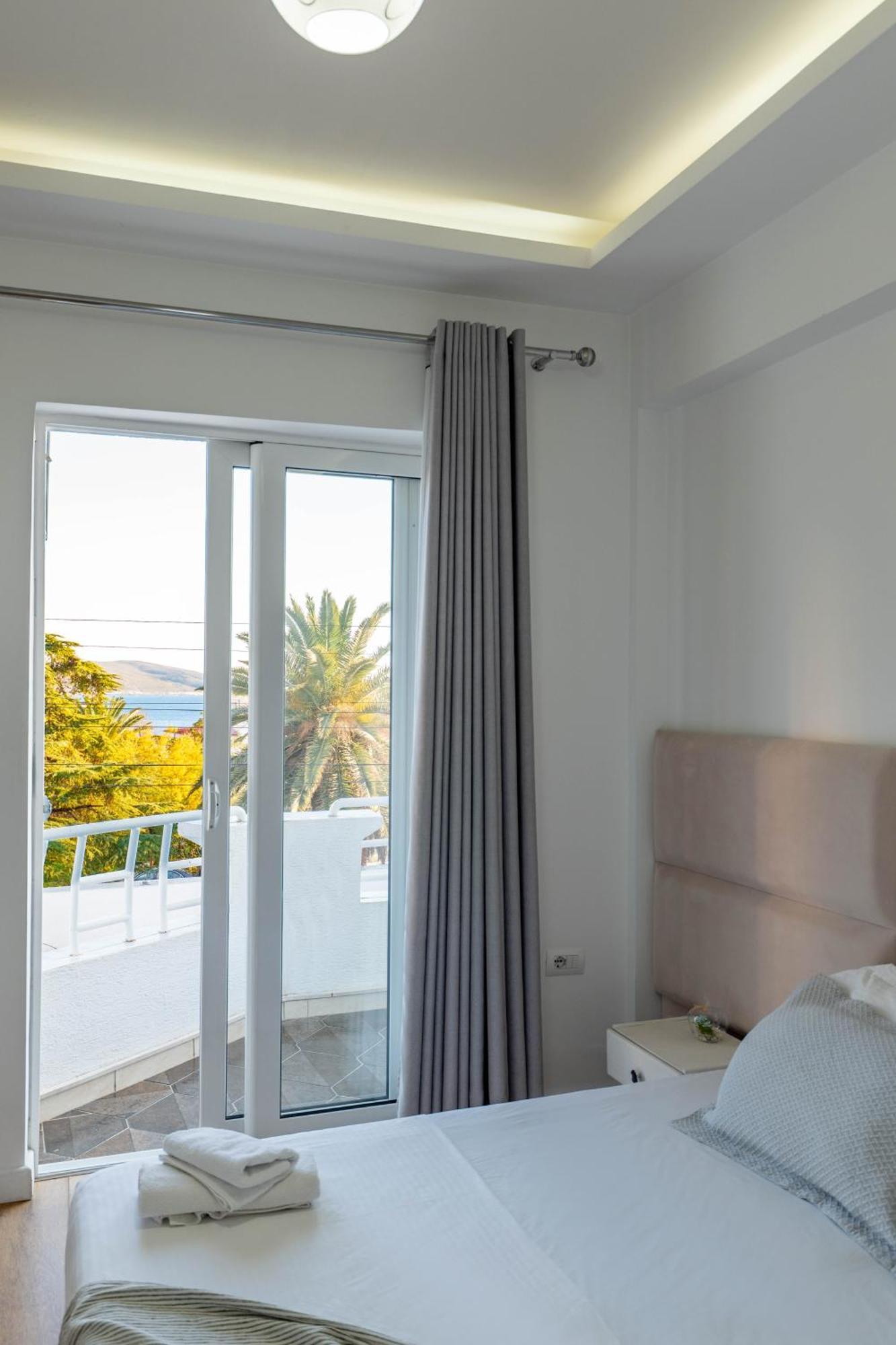 Hotel Myrtai - City Center Saranda Kültér fotó